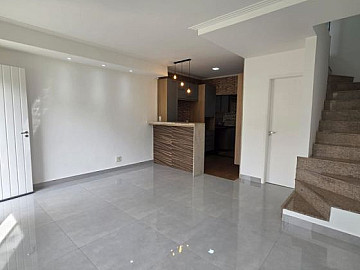 Casa Duplex em Condom�nio